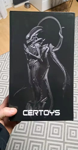 Aliens Vs Predator - Requiem Xenomorph PVC 28cm Action Figure CON SCATOLA