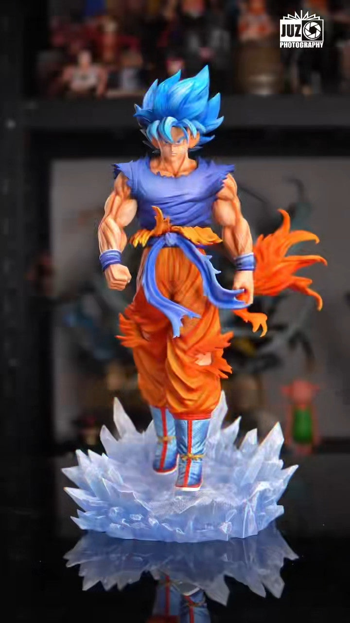 33 centimetri Dragon Ball Z Super Saiyan Blu Son Goku Figura LED Illuminata