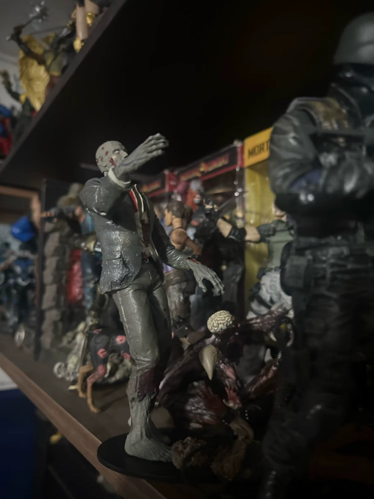 NECA Chris Redfield Figure Hunk Biohazard Zombie  Action Figure Horror