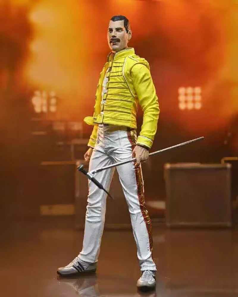 ✅QUEEN FREDDIE MERCURY LIVE AT WEMBLEY STADIUM ACTION FIGURE  18 CM con scatola