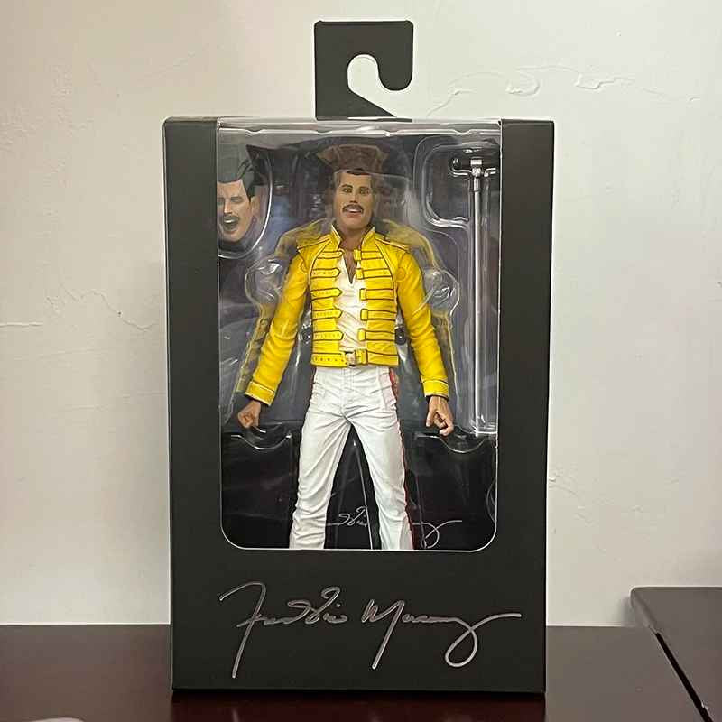 ✅QUEEN FREDDIE MERCURY LIVE AT WEMBLEY STADIUM ACTION FIGURE  18 CM con scatola