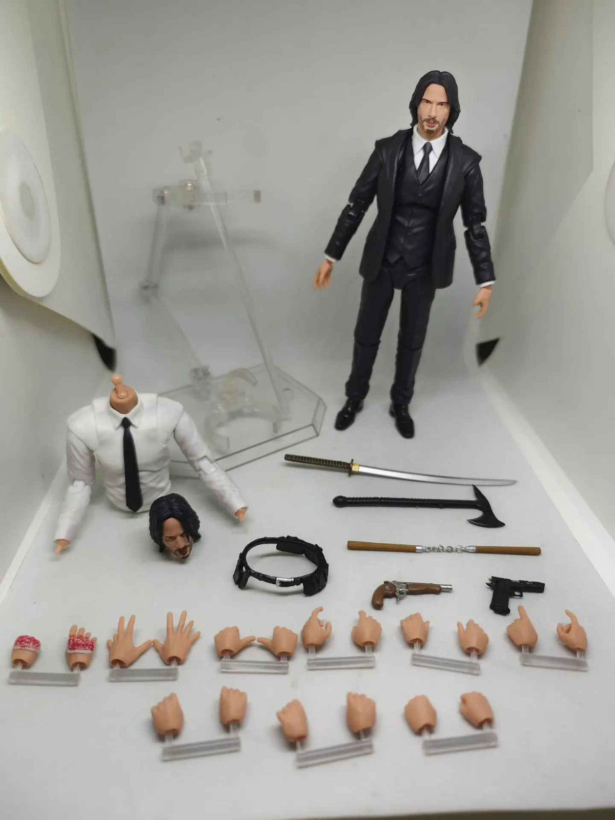 Mafex 212 John Wick Action Figure (John Wick: Chapter 4) CON SCATOLA