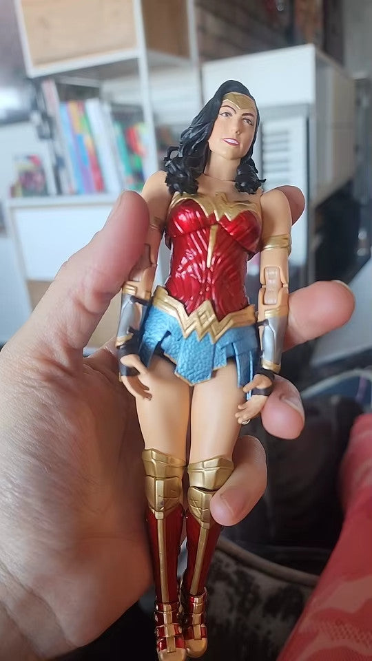 WONDER WOMAN  ACTION FIGURE JUSTICE LEAGUE 1/9 SCALE 19Cm CON SCATOLA ORIGINALE