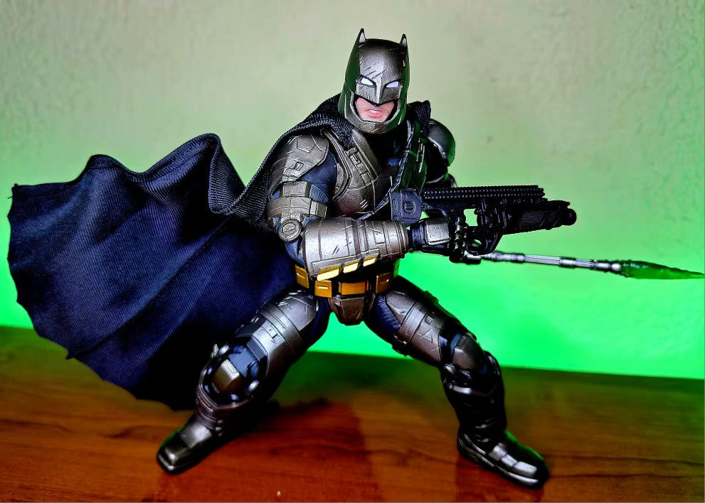 Batman 🦇 Action Figure DC Justice League Figure PVC 19Cm