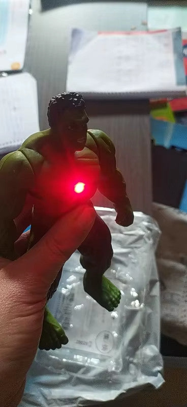 Spiderman 17cm Actionfigur Marvel DC Comics Avengers CON LED NEL PETTO