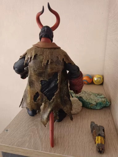 Hellboy Mezco Toys ✅Action Figure 18 CM Con Scatola ORIGINALE+SPED GRATUITA