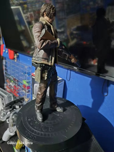Biohazard 4 Resident Evil 4 Leon Scott Kennedy 30CM  CON SCATOLA
