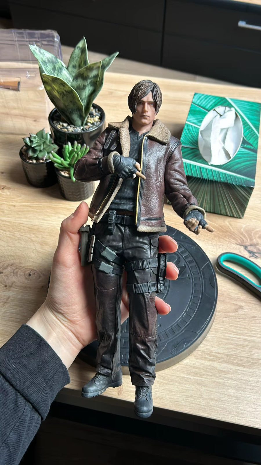 Biohazard 4 Resident Evil 4 Leon Scott Kennedy 30CM  CON SCATOLA