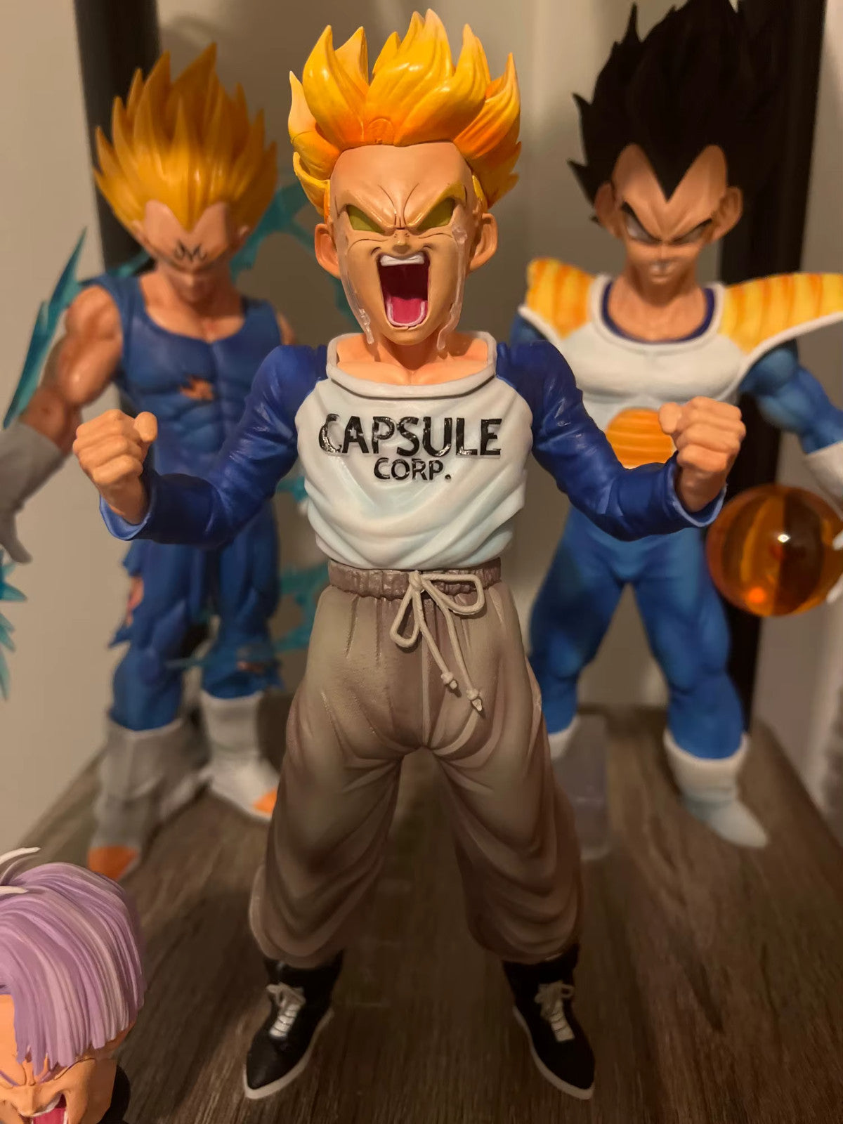 TRUNKS 24 CM SUPER SAYAN ACTION FIGURE DRAGON BALL Z Con Scatola Original