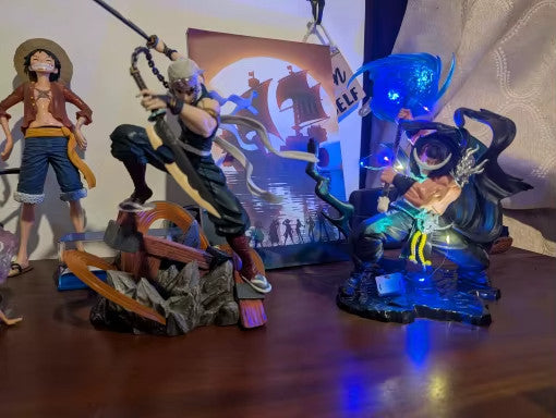 🔥 One Piece Barba Bianca 29cm Action Figure con LED Quattro Imperatori ⚓