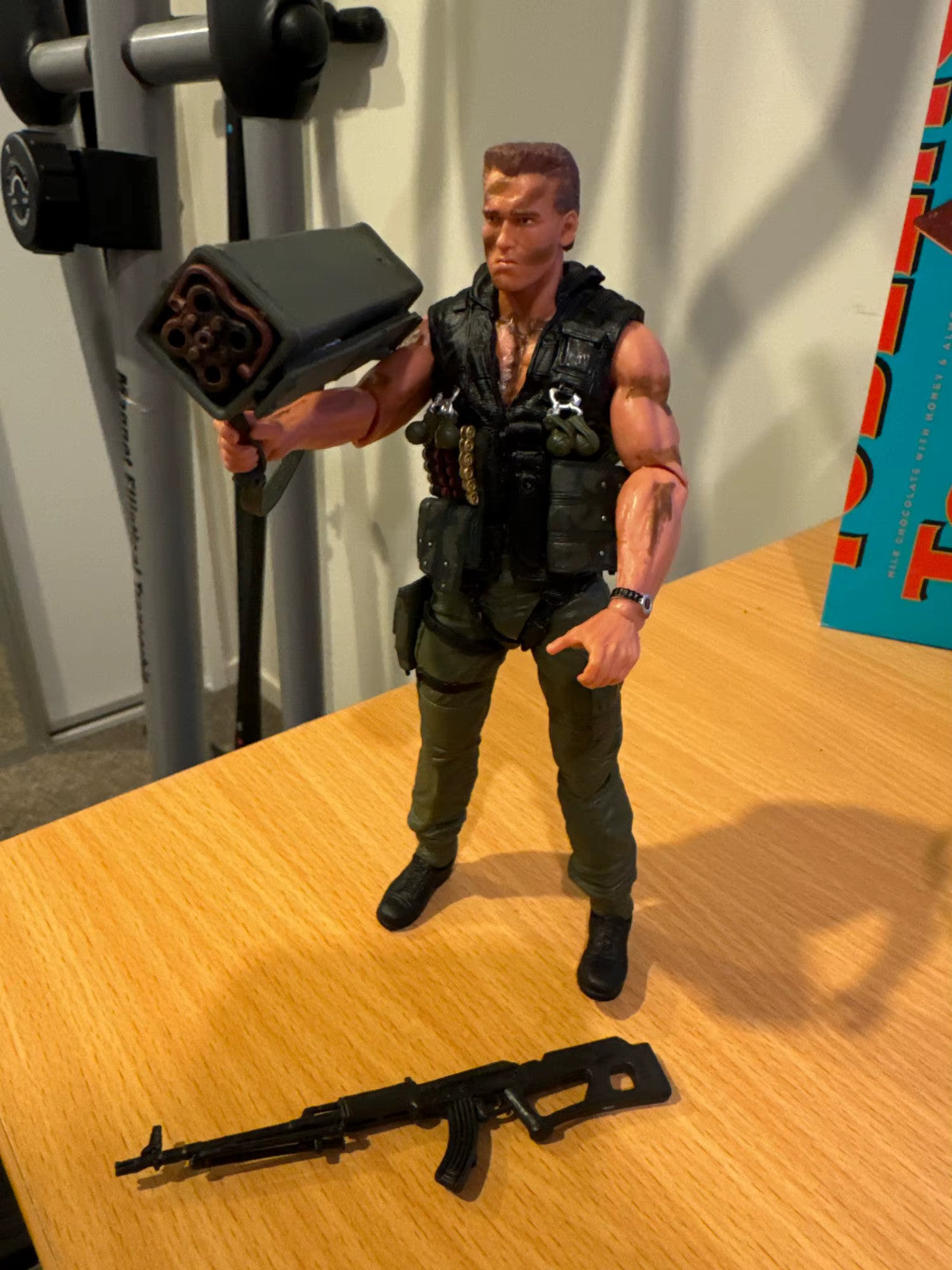 Neca Ultimate Commando Schwarzenegger 17,5Cm Action Figure Con Scatola✅