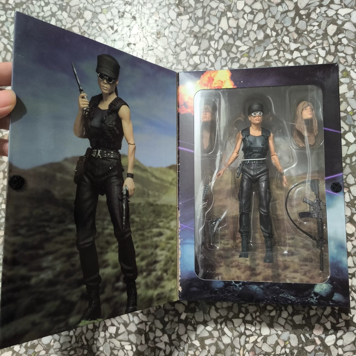 NECA TERMINATOR 2  Sarah Connor 18CM Action Figure CON SCATOLA