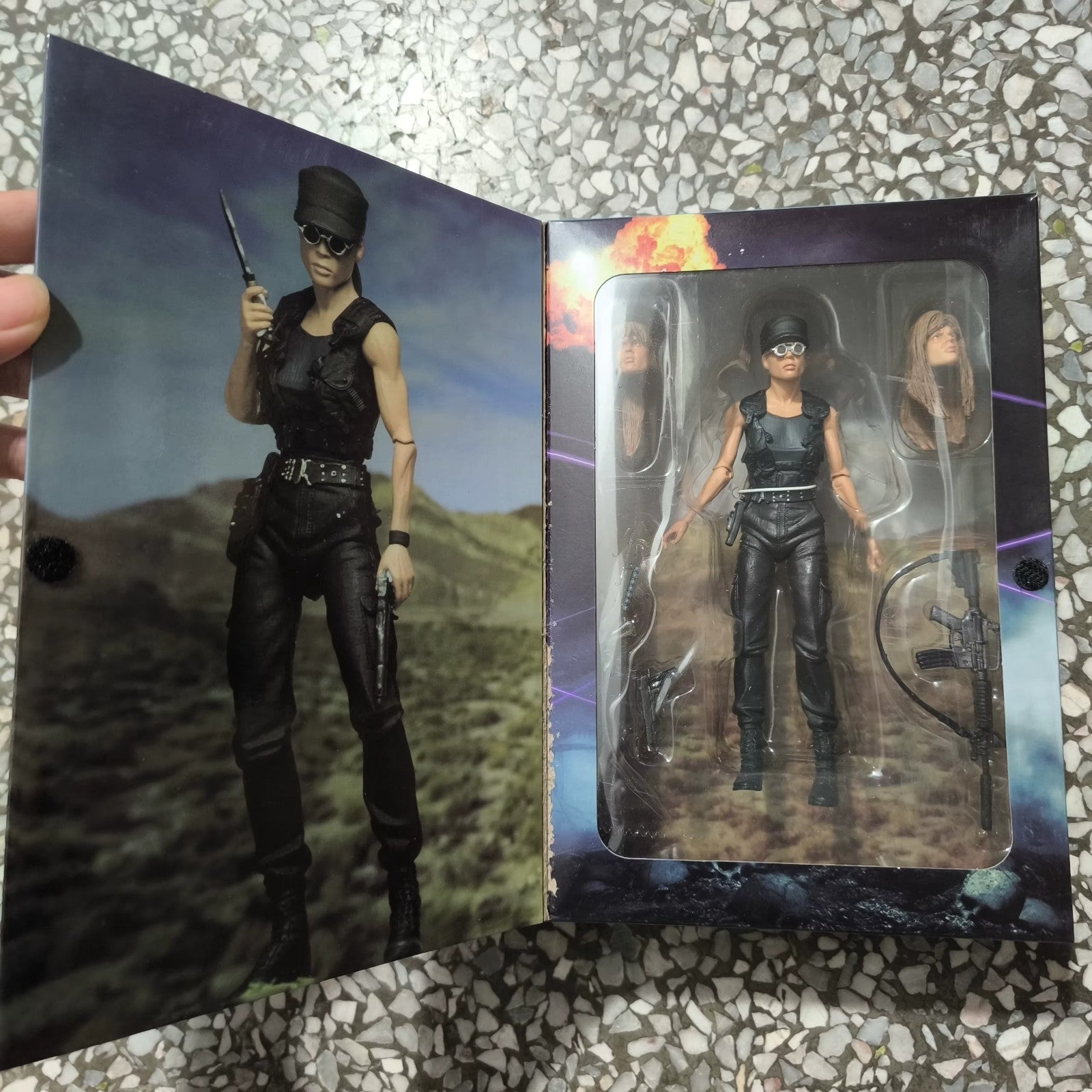 NECA TERMINATOR 2  Sarah Connor 18CM Action Figure CON SCATOLA