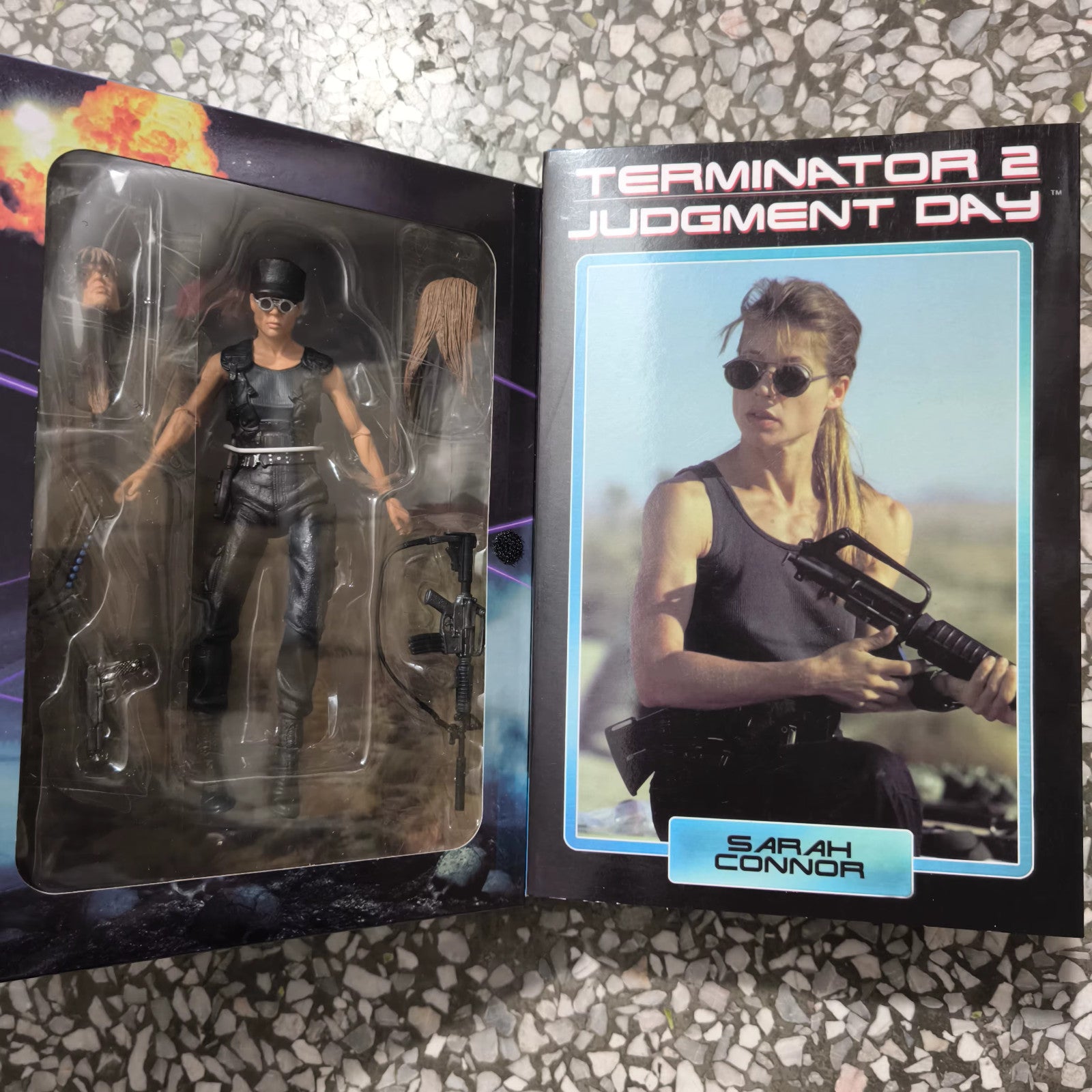 NECA TERMINATOR 2  Sarah Connor 18CM Action Figure CON SCATOLA