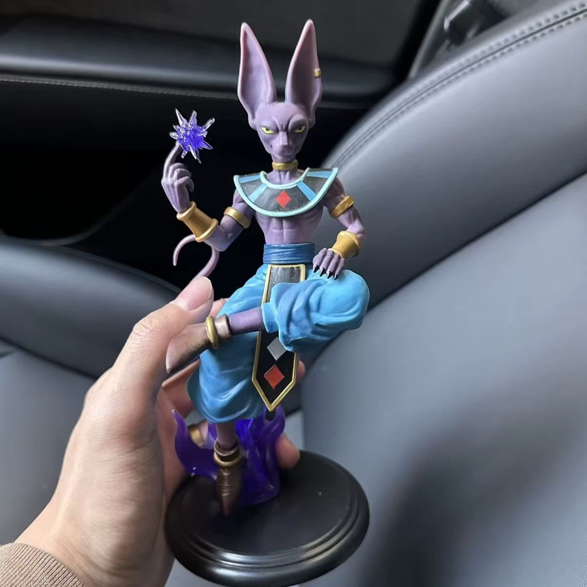 🍷 Beerus Seduto Action Figure | Dio della Distruzione Anime PVC | 🚚 Sped. Grat