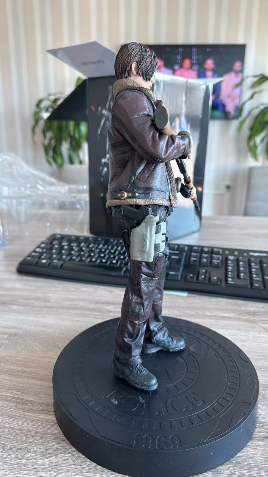 Biohazard 4 Resident Evil 4 Leon Scott Kennedy 30CM  CON SCATOLA