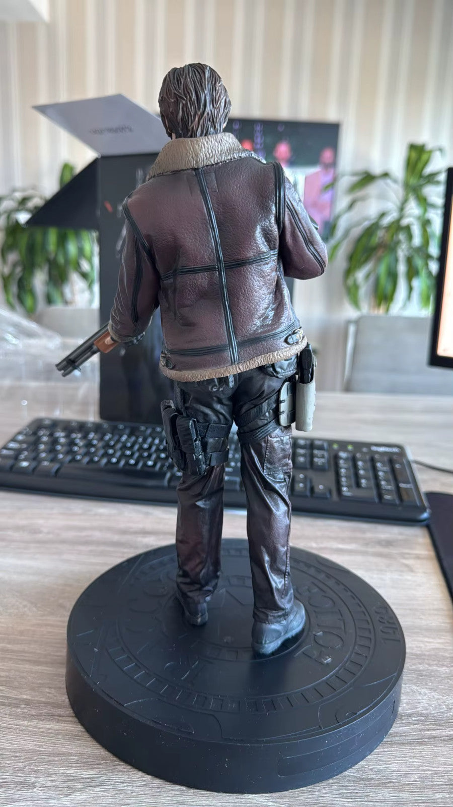 Biohazard 4 Resident Evil 4 Leon Scott Kennedy 30CM  CON SCATOLA